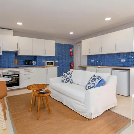 Downtown Blue Apartment *