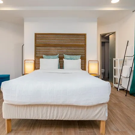 Downtown Blue Apartment